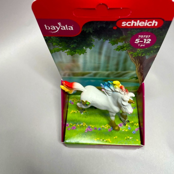 NWT Schleich Bayala Rainbow Love Unicorn Foal Figure # 70727 - Picture 4 of 7
